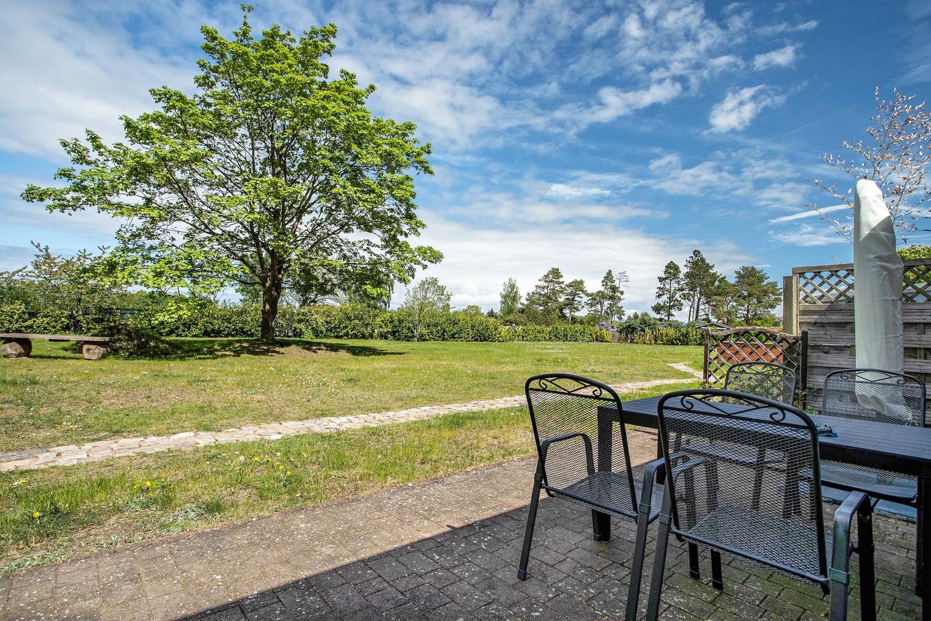 Ganze Wohnung, Ferienwohnung Ostseezeit mit privater Terrasse, Gemeinschaftsgarten und Wi-Fi in Ribnitz-Damgarten, Vorpommern-Rügen