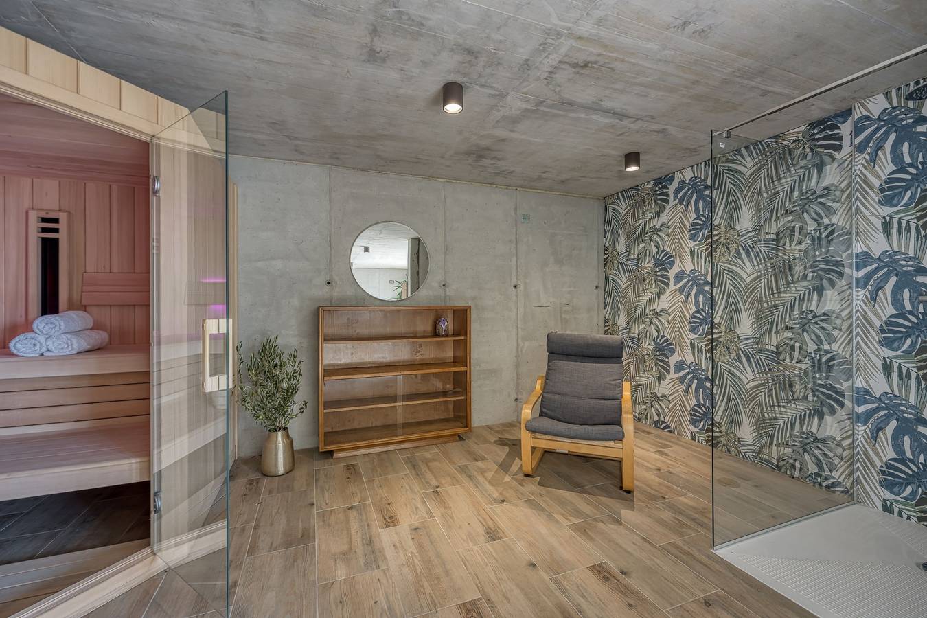 Villa Olivia Pool & Sauna near Portorož in Nova vas nad Dragonjo, Piran