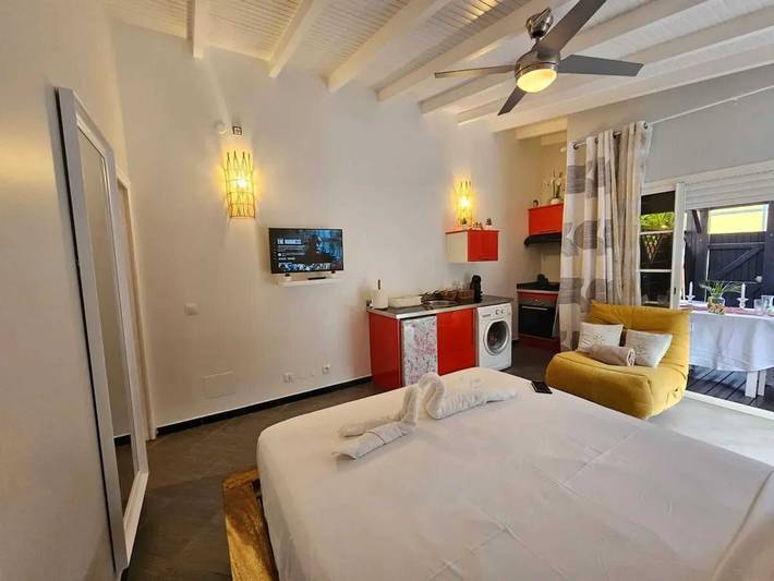 Gîte pour 2 personnes, avec balcon à Les Abymes - 2