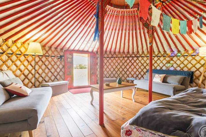 Appartement entier, Séjour Nature en Yourte avec Terrasse et Vue Panoramique à Denneville in Denneville, Région de Coutances