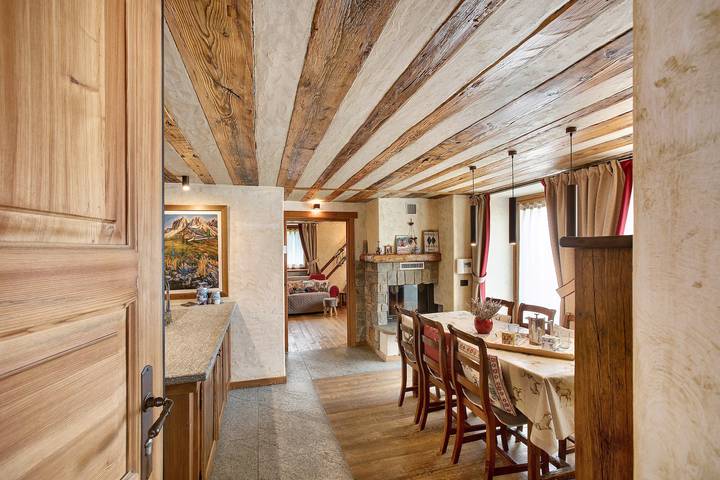 Apartamento entero, Apartamento vacacional "Il Cuore Della Valdigne" con vistas a la montaña, balcón y Wi-Fi in Morgex, Comune di Morgex