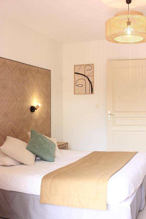 The Originals City, Hôtel Côté Sud, Marseille Est in Allauch, Côte méditerranéenne (France)