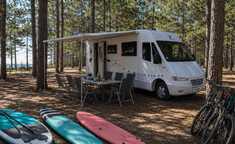 Camping pour 4 personnes, avec jardin et vue, animaux acceptés