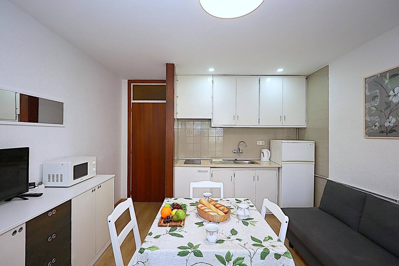 Entire apartment, Apartment Holanda, 100m from the beach. Wifi in Central Lloret de Mar, Lloret de Mar