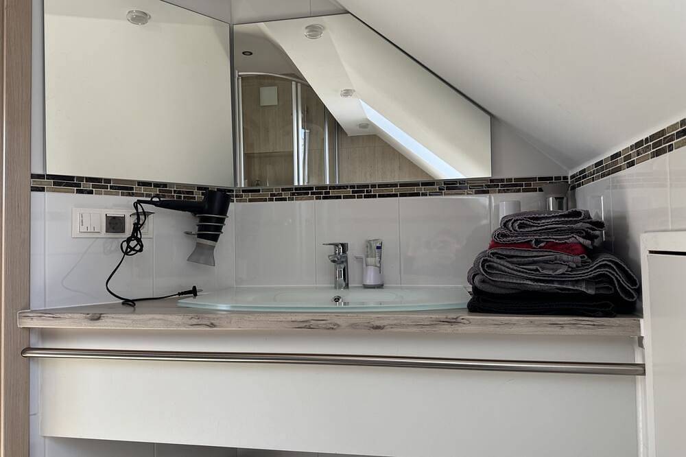 Ganze Wohnung, Semihome, Apartment mit zwei Schlafzimmern in Dietingen, Mittlerer Schwarzwald