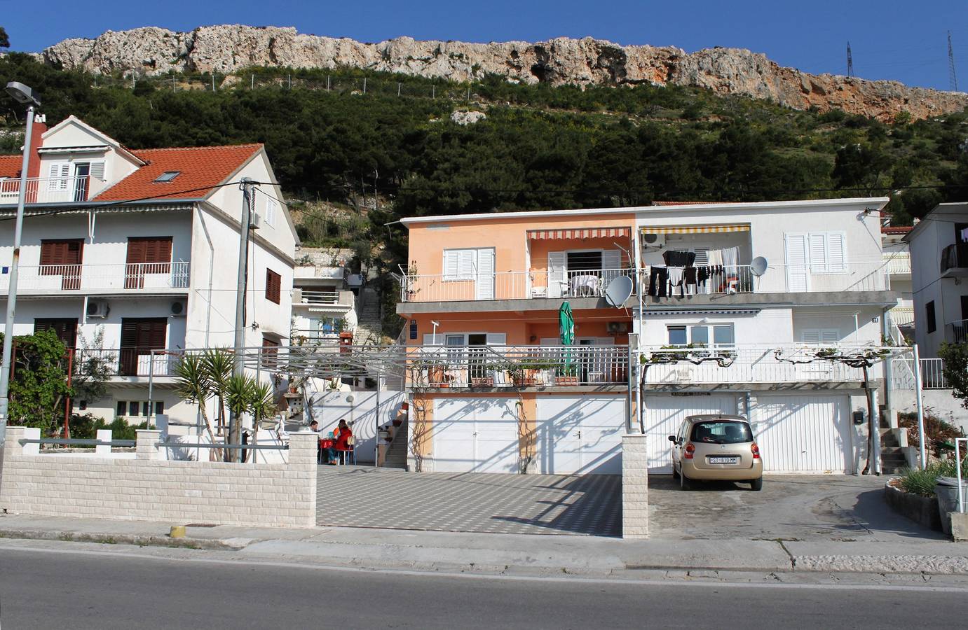 Ganze Wohnung, 1-Zimmer-Ferienwohnung am Strand Duce, Omis A-5275-c in Dugi Rat, Split-Dalmatien