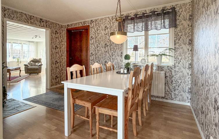 Hus för 7 Personer med terass in Säffle, Vänern