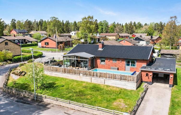 Ferienhaus für 9 Personen, mit Garten und Terrasse sowie Pool und Sauna - 1