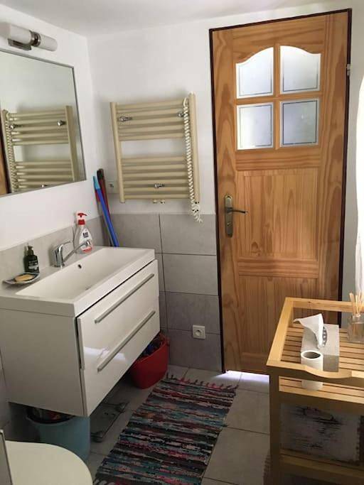 Cozy mountain cottage with terrace in Dolni Lomna in Dolní Lomná, Moravië-Silezië