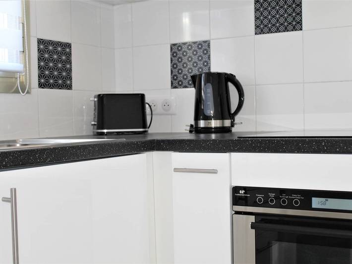 Appartement entier, Studio en Rdj avec jardin, plage à 3m, clim et parking, Villeneuve-Loubet in Villeneuve-Loubet Plage, Villeneuve-Loubet