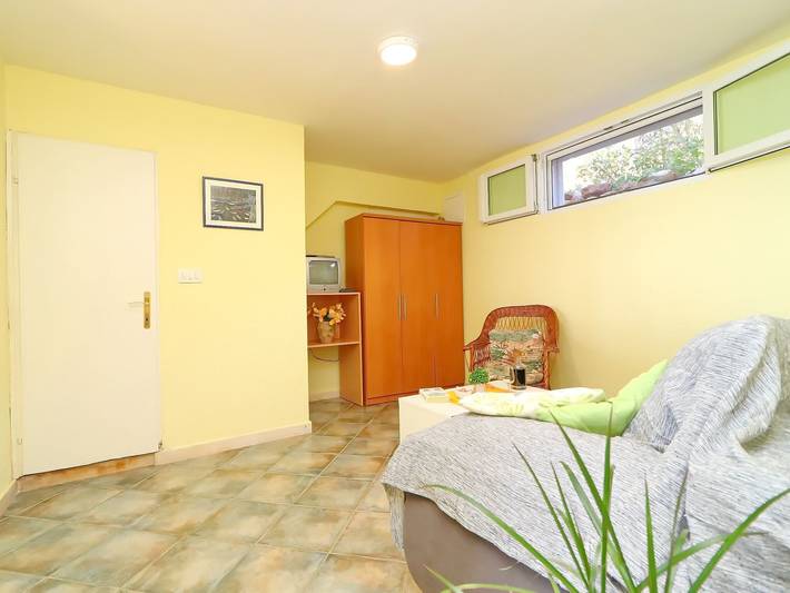 Gîte pour 4 personnes, avec terrasse, adapté aux familles à Drače - 3