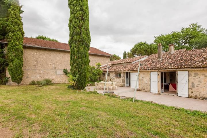 Ferienhaus für 6 Personen mit Terrasse in Fieux, Nérac und Umgebung