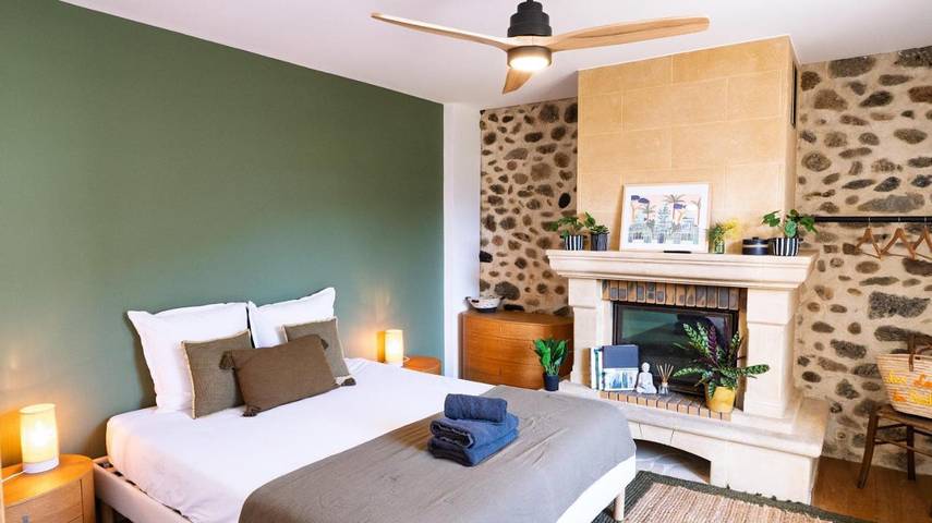 Gîte pour 2 personnes, avec terrasse ainsi que piscine et vue à Les Ollières-sur-Eyrieux - 3