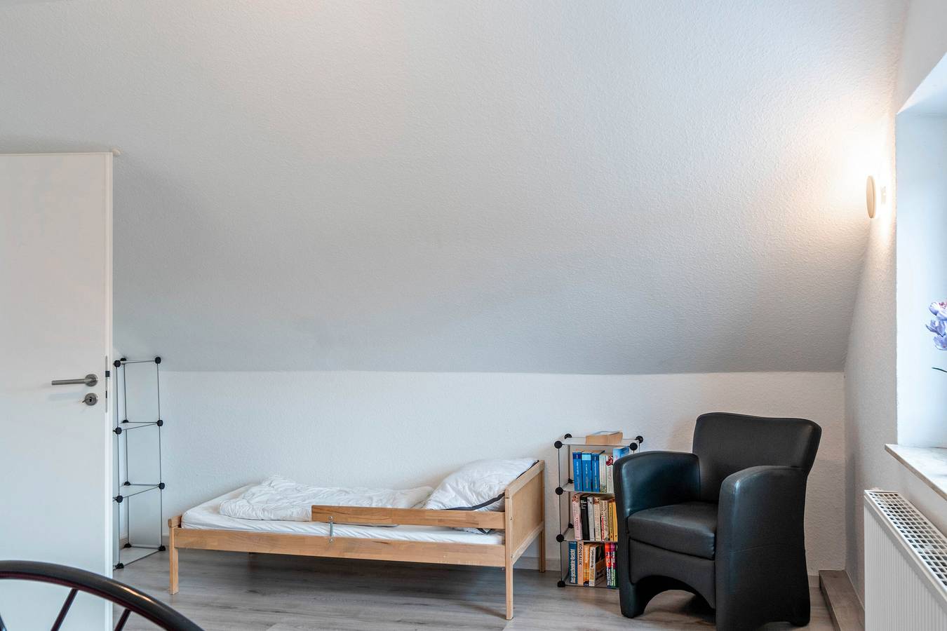Holiday Home 'Oldorfer Auszeit' with Private Terrace, Private Garden and Wi-Fi in Wangerland, Southern North Sea Coast