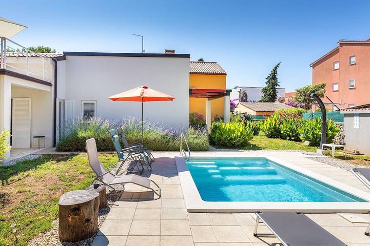 Villa für 6 Personen, mit Garten und Balkon sowie Pool - 1