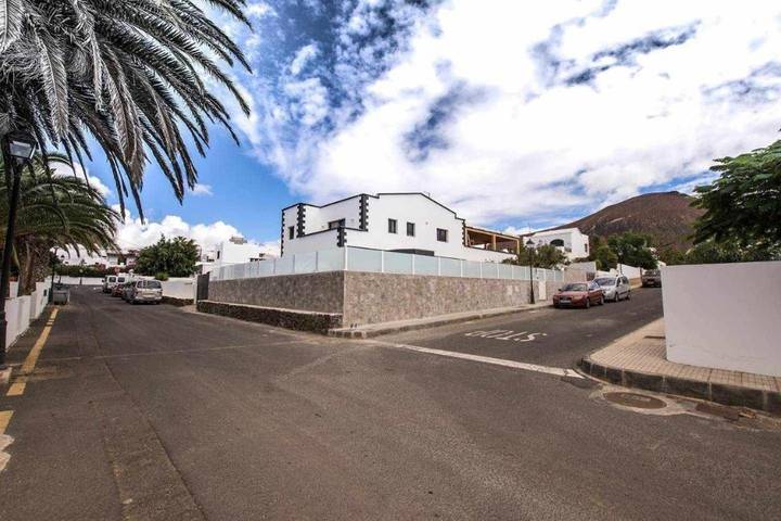 Location de vacances pour 8 personnes, avec jardin ainsi que jacuzzi et piscine, animaux acceptés dans Tahiche - 2