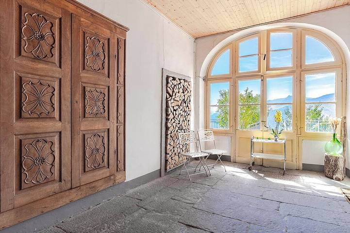 Ferienwohnung für 5 Personen, mit Terrasse in Maccagno con Pino e Veddasca