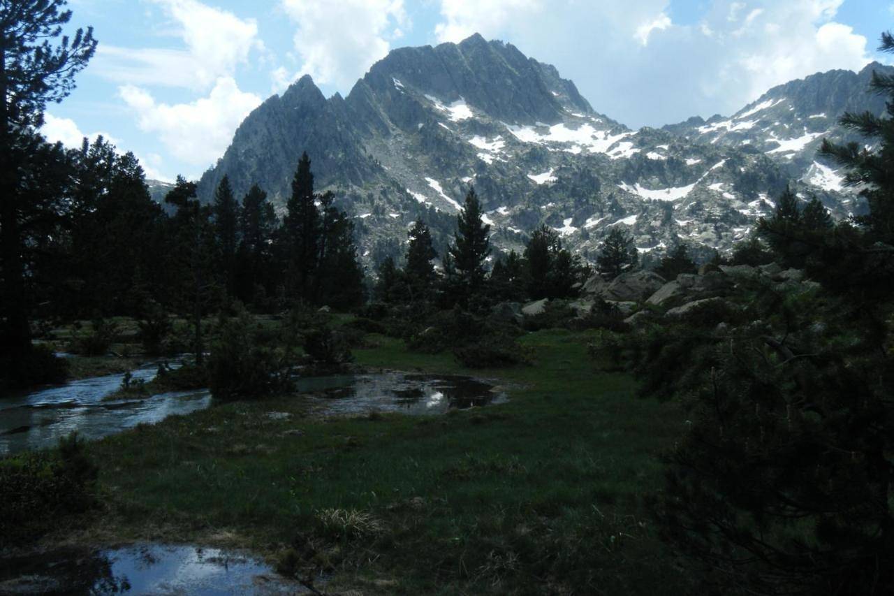 Amaroq Explorers Basecamp in Tremp, Costers del Segre