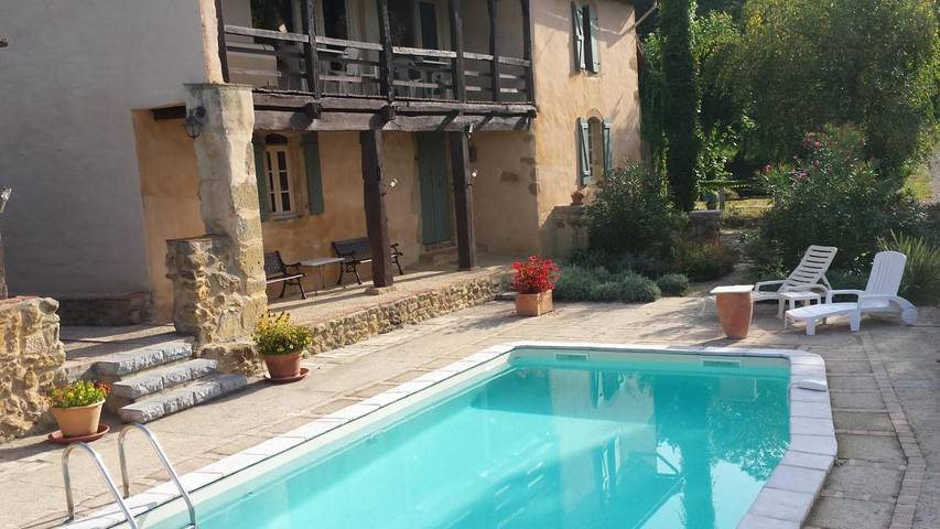 Location de vacances pour 10 personnes, avec piscine ainsi que vue et jardin, animaux acceptés à Saint-Justin (Gers)