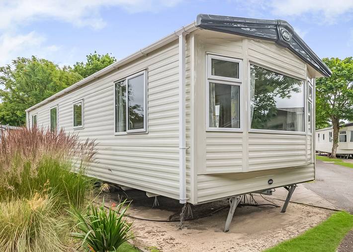 Caravan for 8 people in South-Wales