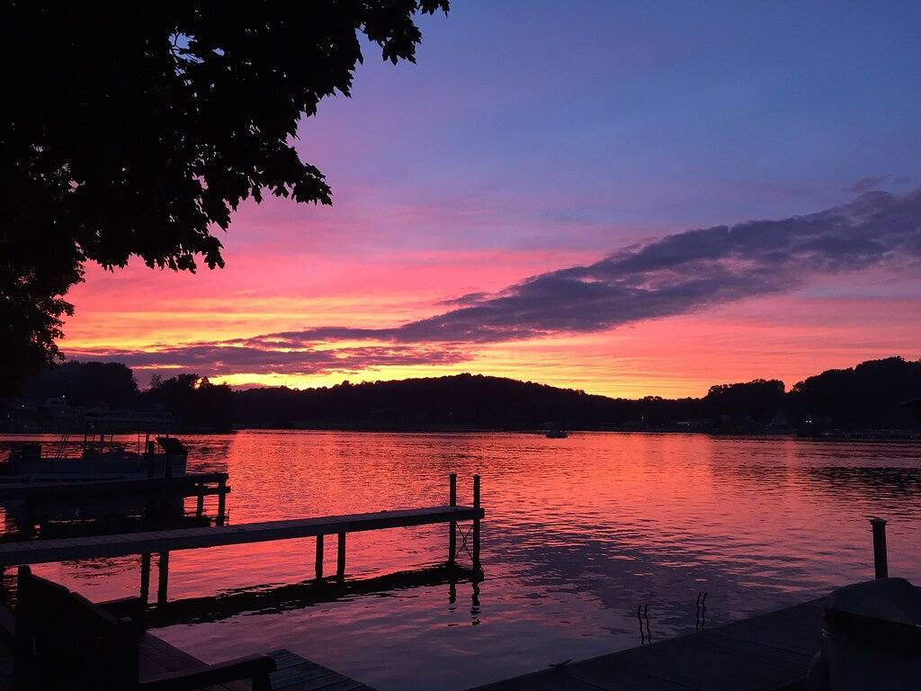 Neu errichtete Blockhütte am Guilford Lake in Columbiana County