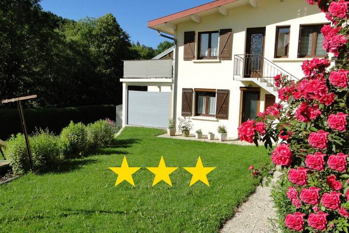 Appartement de vacances pour 3 personnes, avec jacuzzi ainsi que sauna et jardin