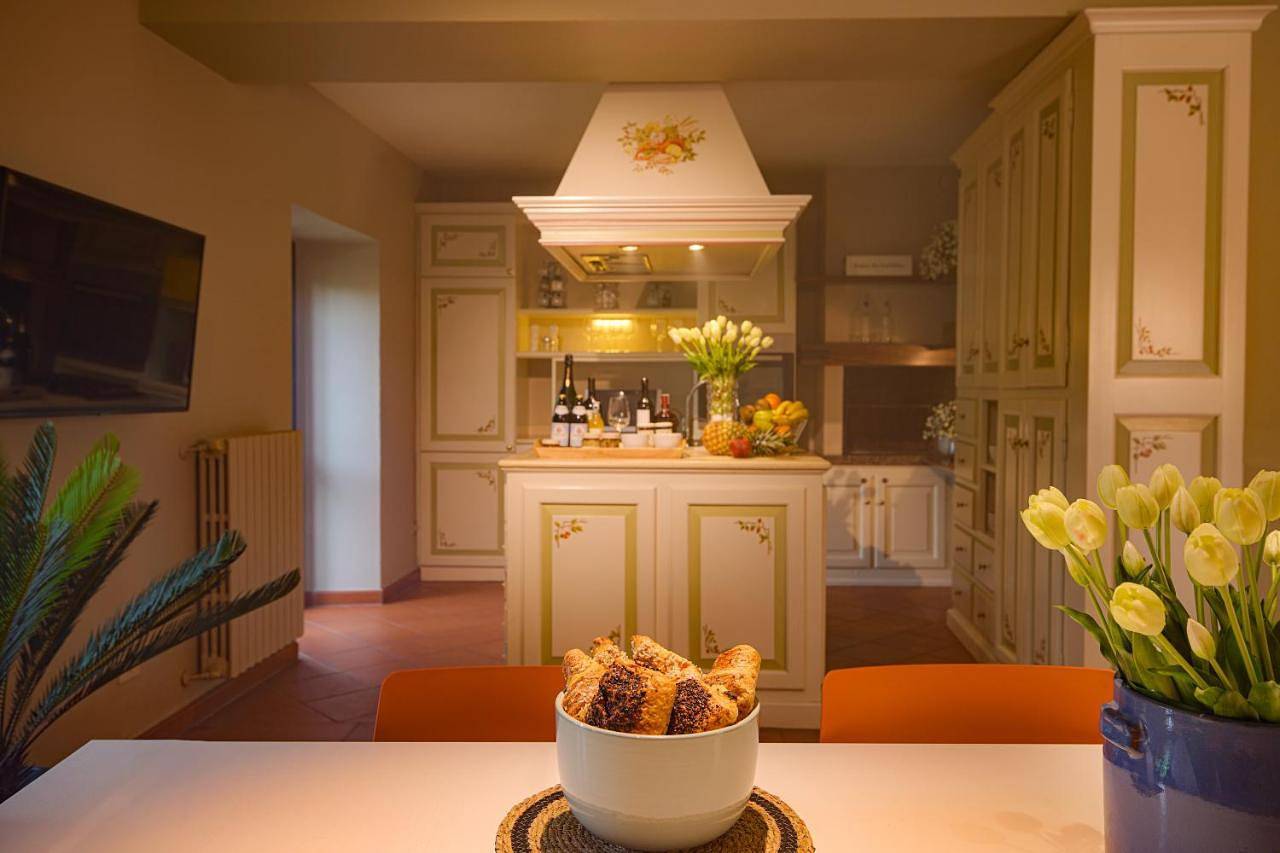 Villa Diana in Padenghe sul Garda, Prealpi Gardesane