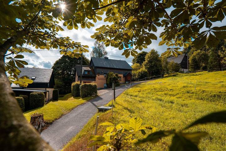 Ferienhaus für 4 Personen, mit Terrasse und Garten