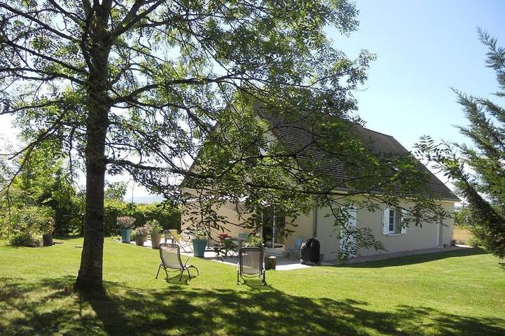 Location de vacances pour 7 personnes, avec jardin à Demigny