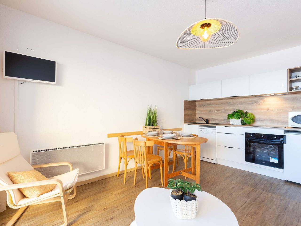 Estudio entero, Apartamento Renovado para 5 Personas con Vistas Panorámicas y Cerca de Pistas en Pla d'Adet in Saint-Lary-Soulan, Parque nacional de los Pirineos