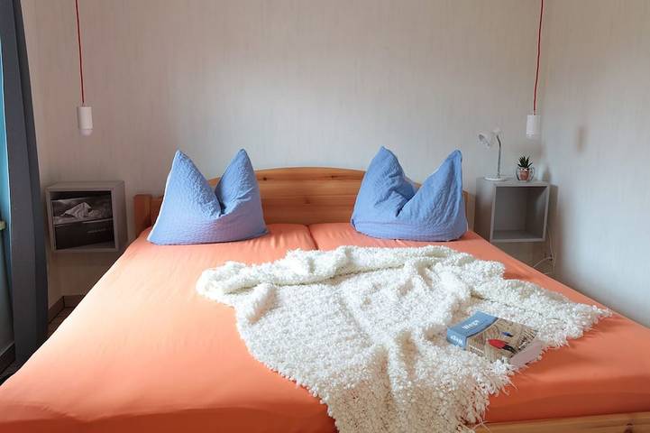 Kleines, liebevoll eingerichtetes Ferienhaus direkt am Uckersee in Nordwestuckermark, Uckermark