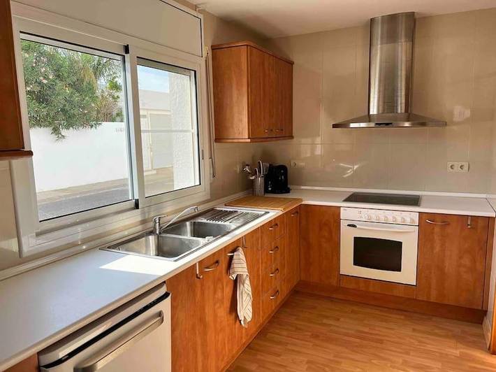 Gîte pour 6 personnes, avec jardin ainsi que terrasse et piscine dans Poble Nou Del Delta - 2