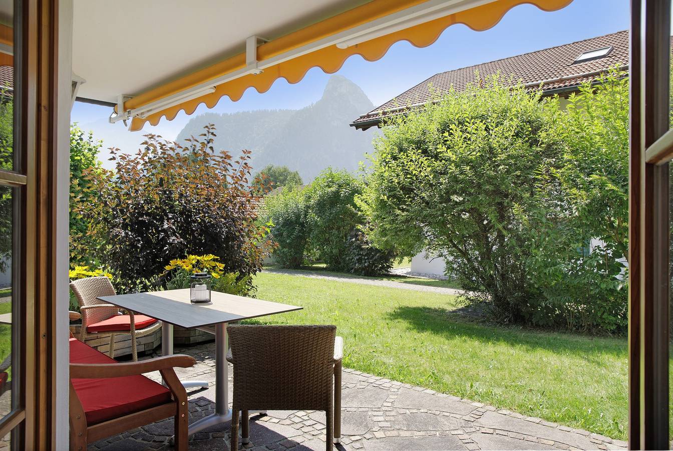 Ganze Wohnung, Appartement Ammerheimat mit Bergblick, privater Terrasse und Wlan in Oberammergau, Bayerische Alpen