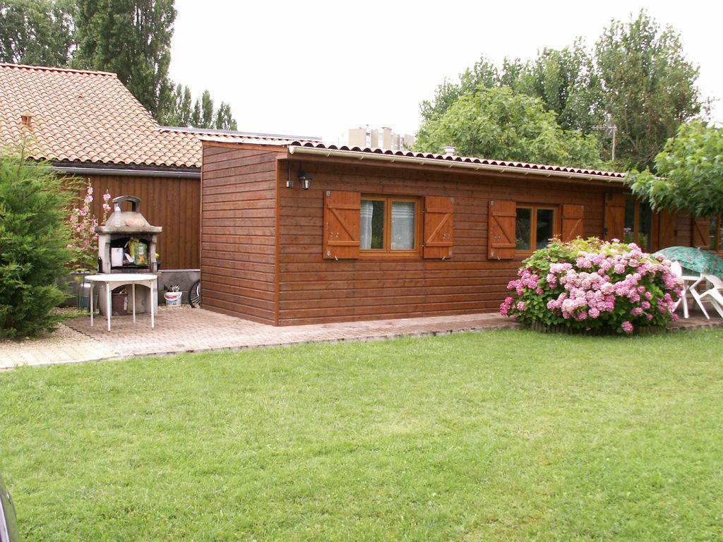 Chalet Bois "Robinson" Saint-Palais-sur-Mer in Saint-Palais-sur-Mer, Côte de Beauté