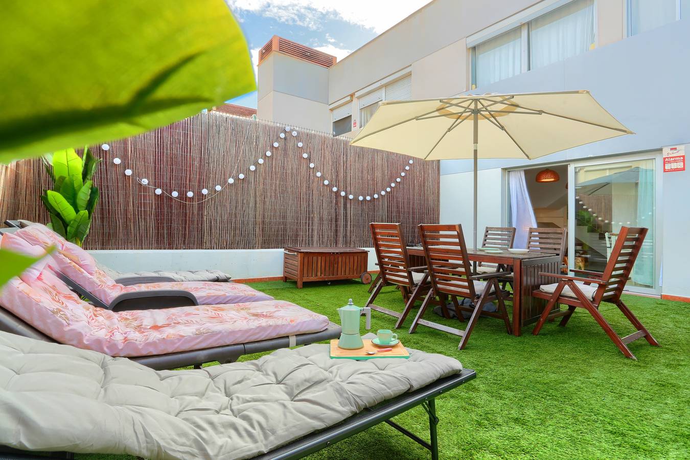 Geheel appartement, Vakantieappartement 'Native Coconut House' met privéterras en wifi in Puerto de Corralejo, La Oliva