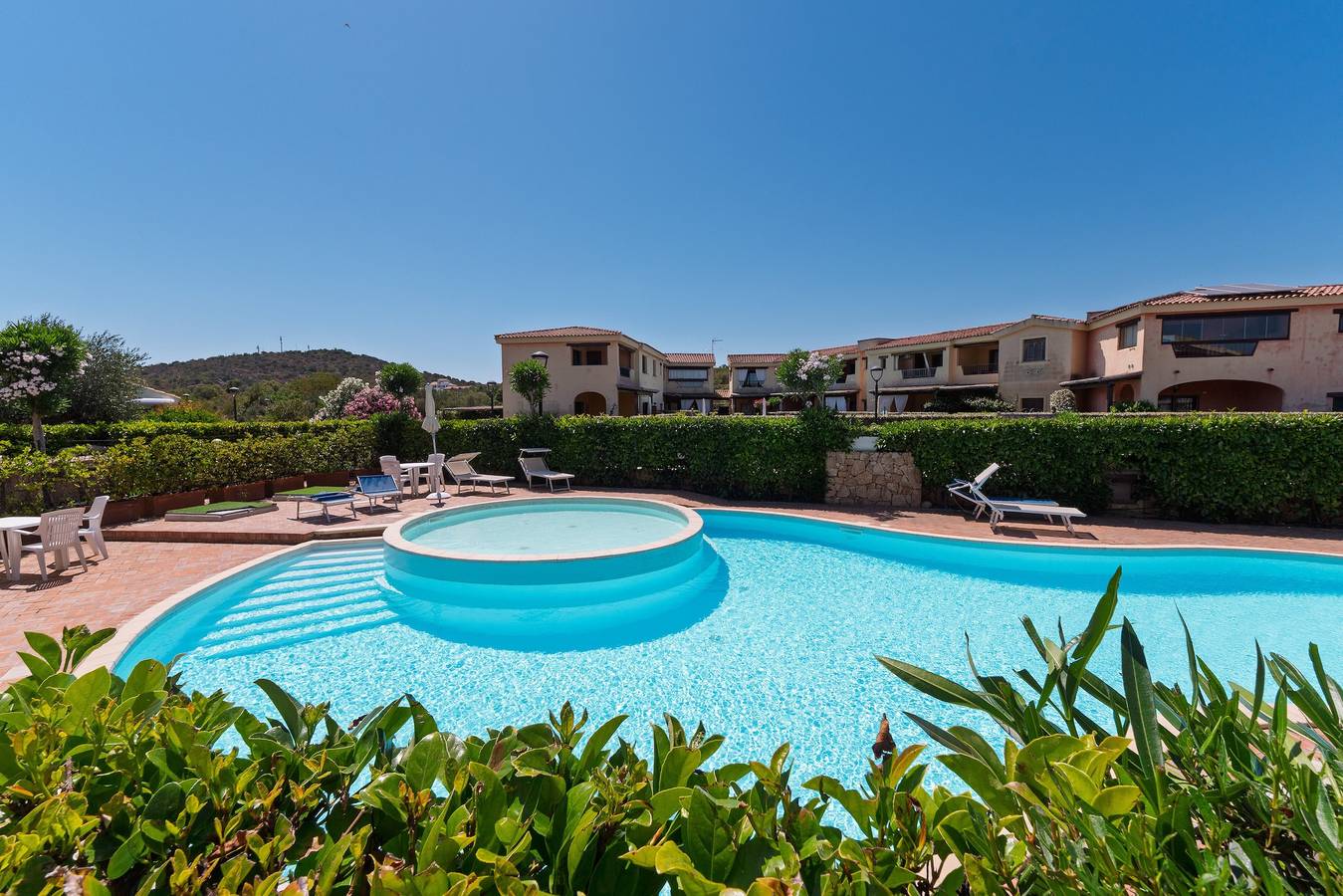 Maison de vacances 'Dattero' avec vue montagne, piscine, terrasse et climatisation in Murta Maria, Gallura