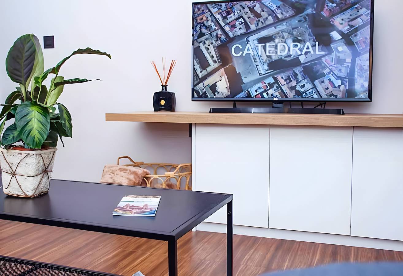 Apartamento entero, Apartamento 'La Torre del Reloj' con Wi-Fi y Aire Acondicionado in Jaén, Provincia de Jaén