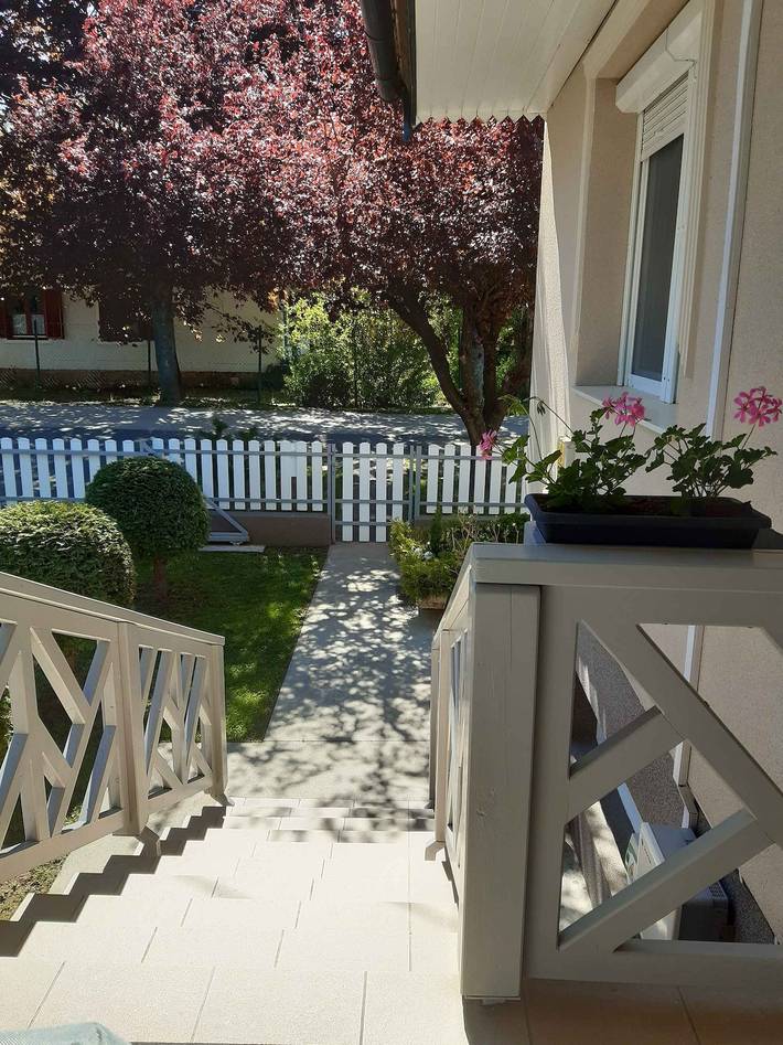 Maison de vacances avec jardin et barbecue in Balatonszárszó, Rive sud du lac Balaton