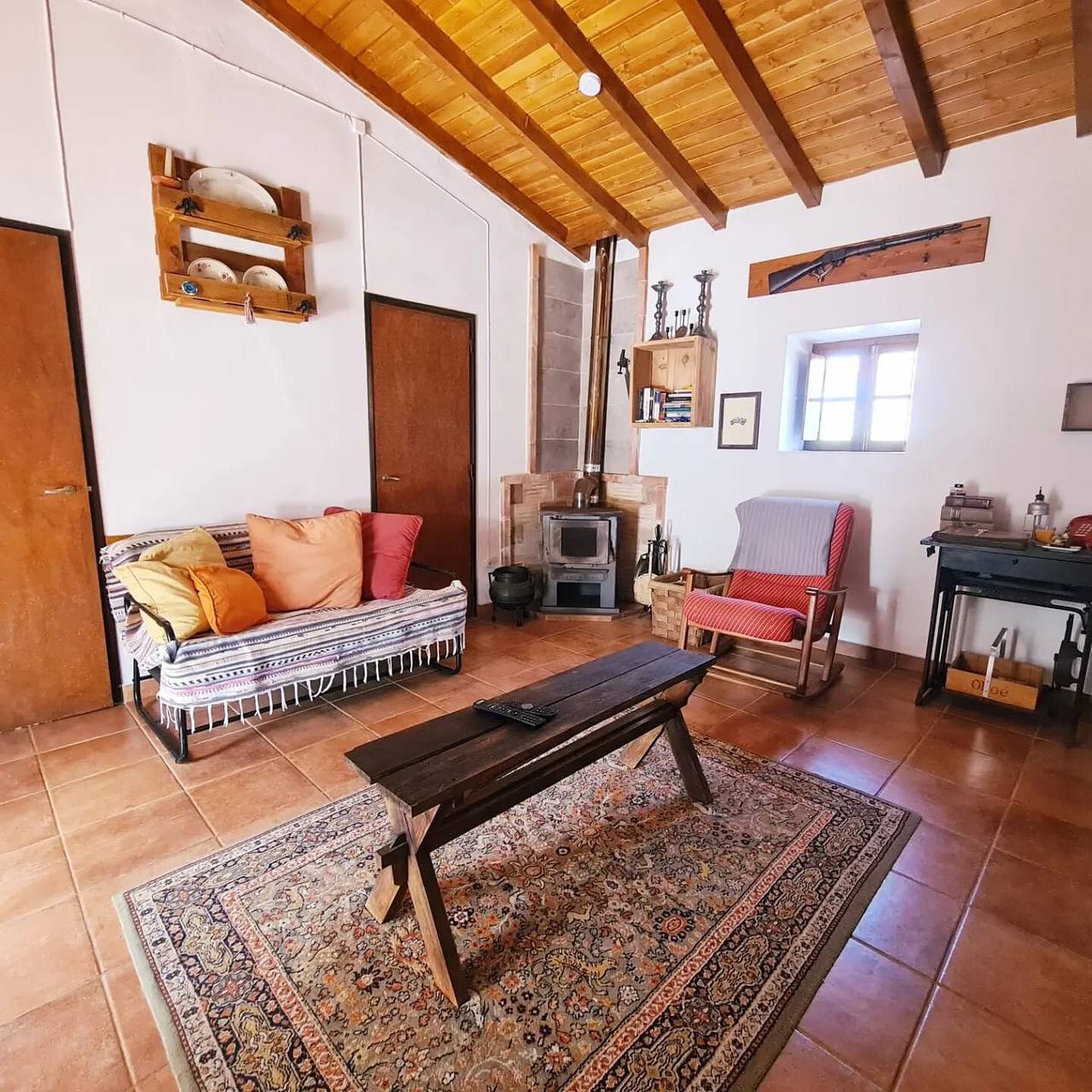 Casa de Férias 'Casa do Avô António' com Vista de Montanha, Terraço Privado e Wi-Fi in Bensafrim, Lagos