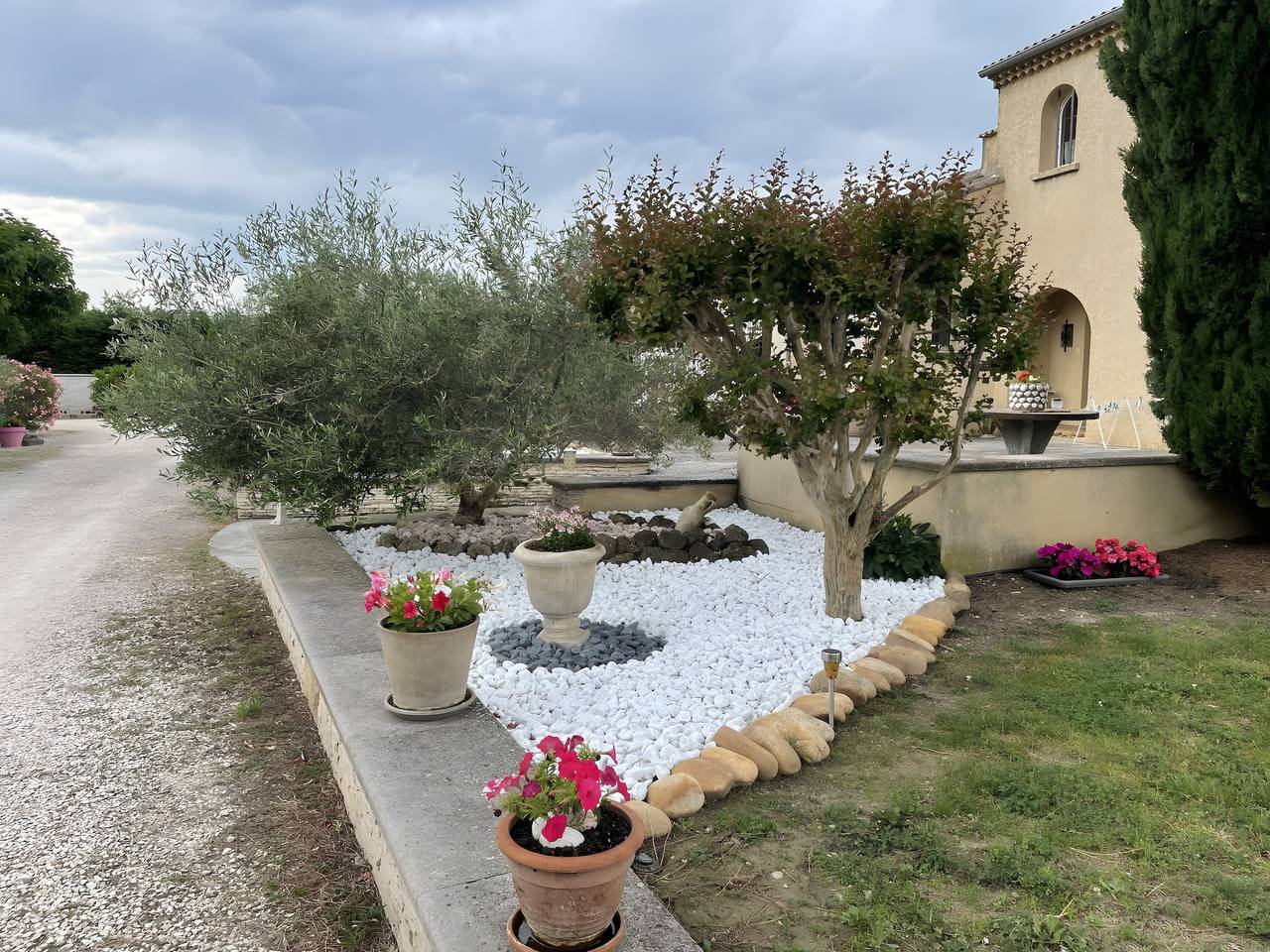 Chambre « Marcel Pagnol », La Bastide des Mereuilles avec terrasse privée, Wi-Fi et climatisation in Orange, Vaucluse