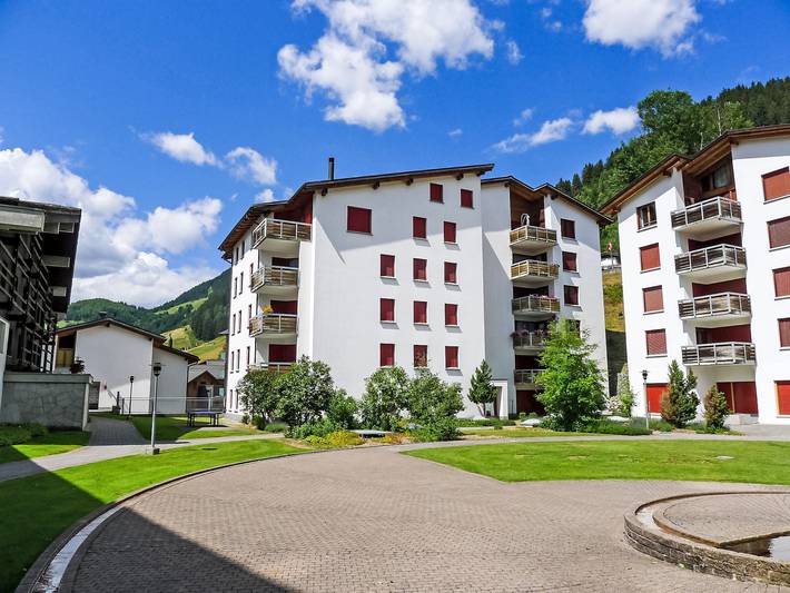 Ferienwohnung für 4 Personen, mit Balkon und Garten in Disentis