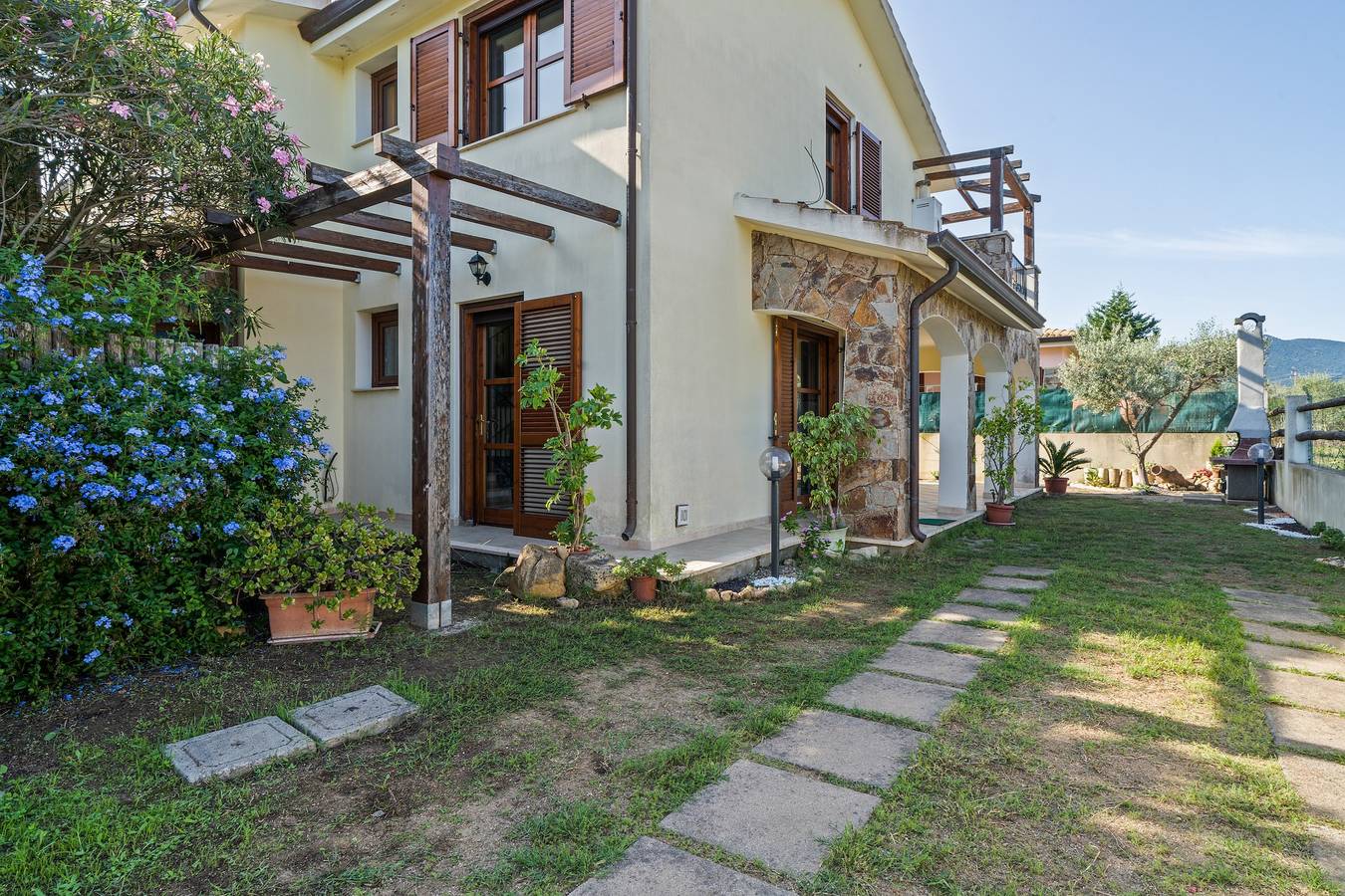 Holiday Home Villamara with Terrace, Mountain View & Garden; Parking Available in Olia Speciosa, Cagliari Province