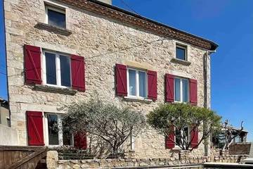 Gîte pour 12 personnes, avec jardin à Pélussin