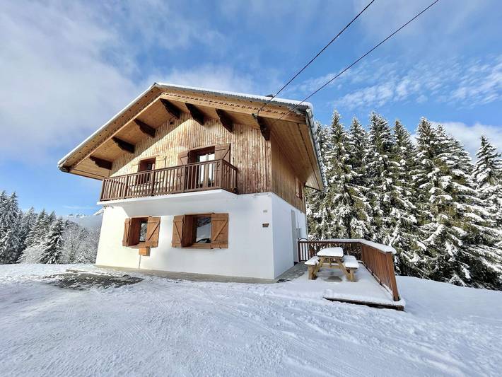 Chalet pour 10 personnes, avec Balcon et Jacuzzi ainsi que Terrasse et Sauna dans 