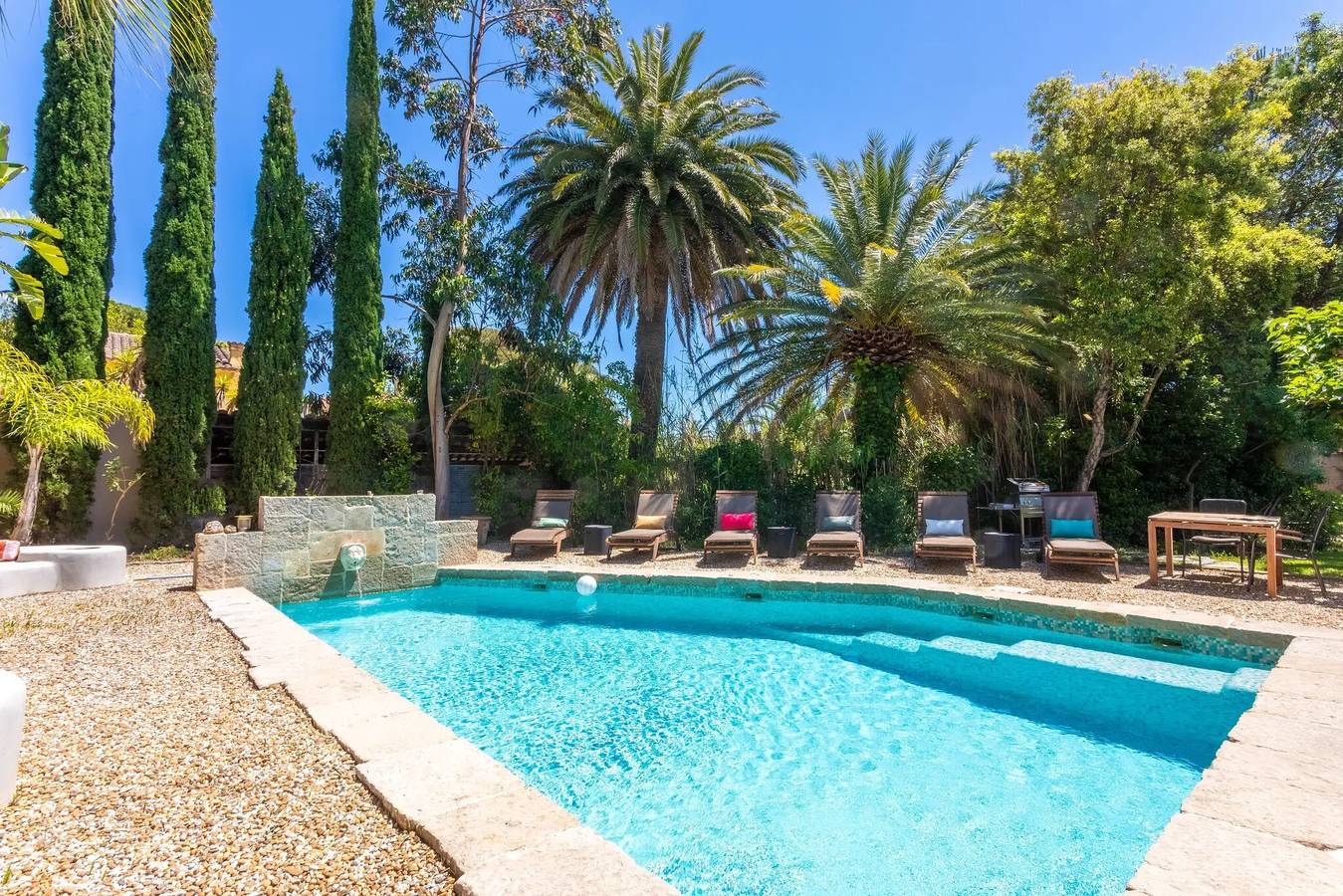 Appartement 'Rez de Jardin Strelitzia' met gedeeld zwembad, wifi en airconditioning in Sainte-Maxime, Middellandse Zeekust (Frankrijk)