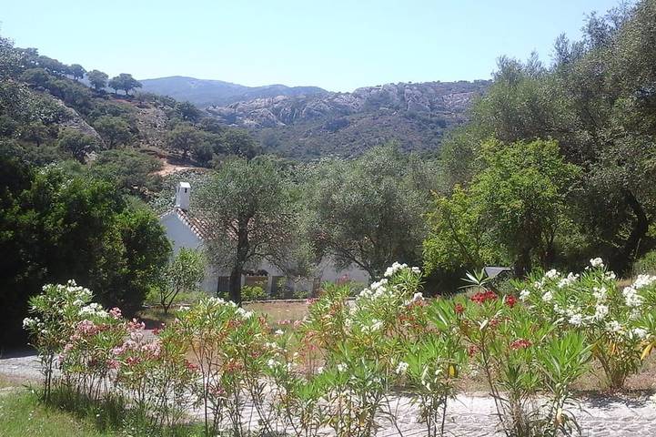 Cottage mit atemberaubendem Blick auf das Flusstal im Naturpark in Jimena de la Frontera, Los Alcornocales