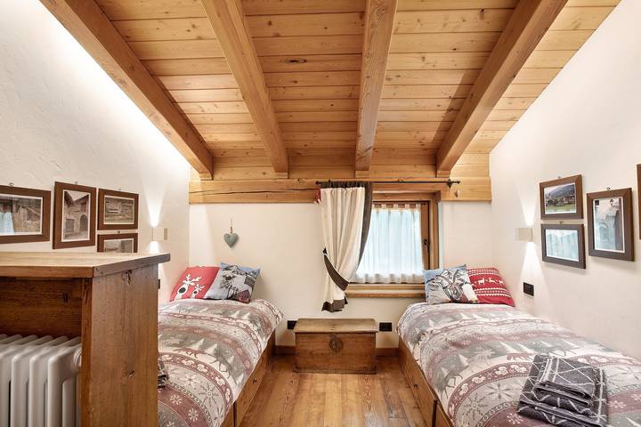 Apartamento entero, Apartamento vacacional "Il Cuore Della Valdigne" con vistas a la montaña, balcón y Wi-Fi in Morgex, Comune di Morgex