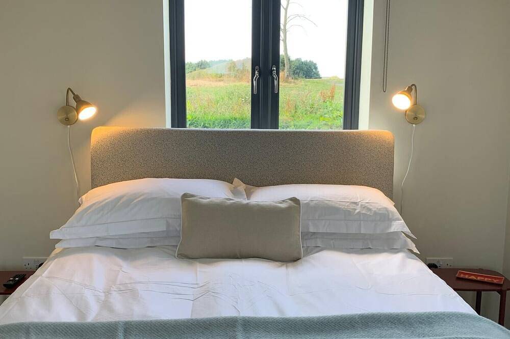 Peaceful Countryside Retreat in Northamptonshire with Wood Fired Hot Tub in Northamptonshire