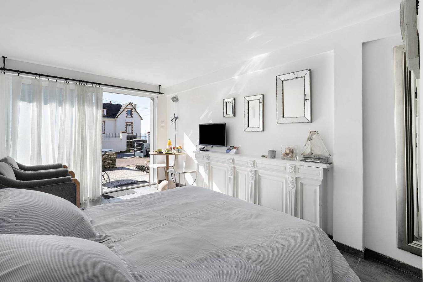 Gästezimmer „toi et moi“ – Zimmer mit Meerblick und privater Terrasse in Pornic, Côte de Jade