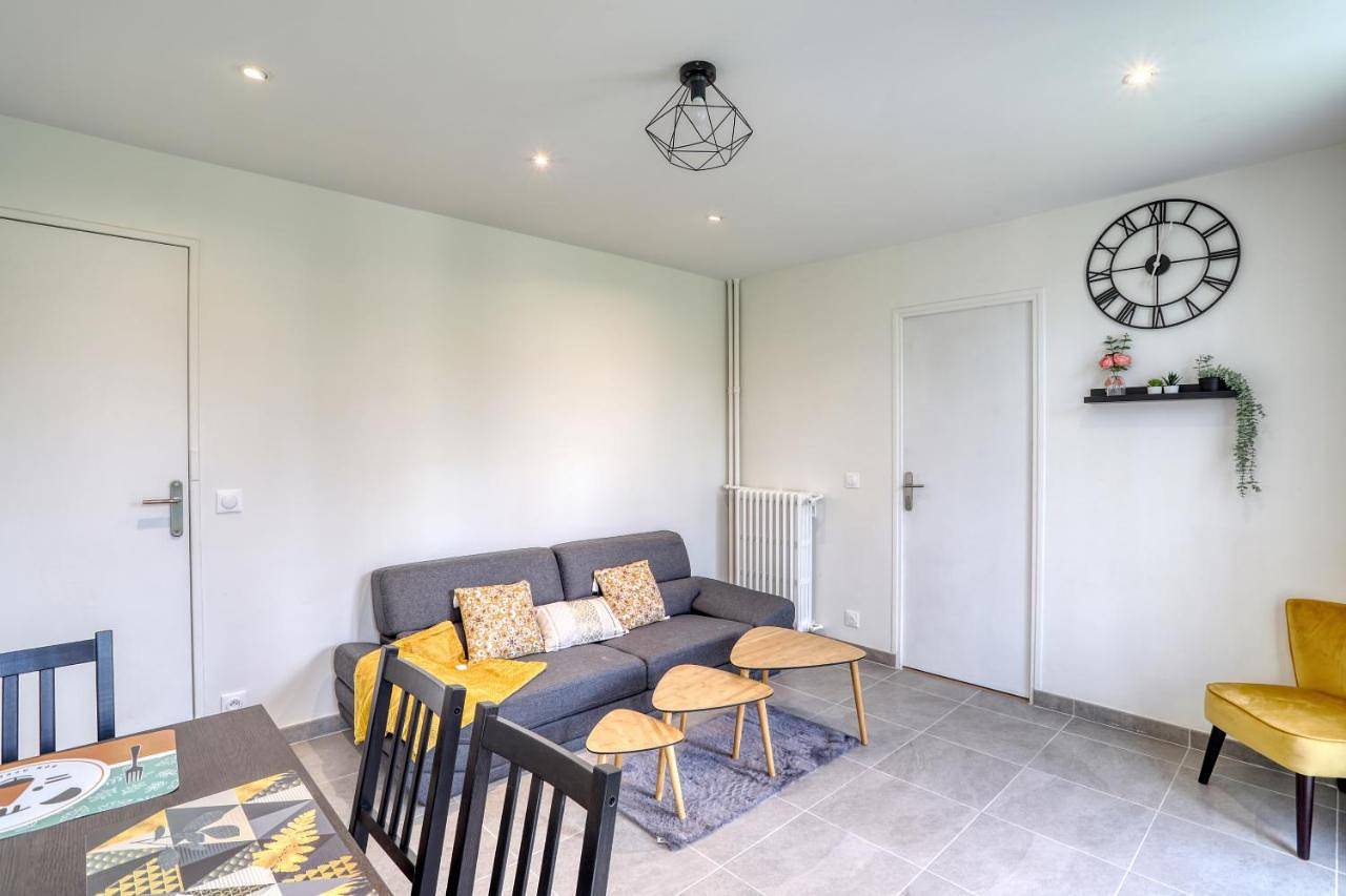 Appartement entier, Three-Bedroom Apartment with Balcony in Gagny, Seine-Saint-Denis